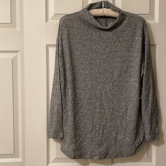 Old Navy 3/4 Sleeve Top with Side Slits Size Large - Picture 1 of 11